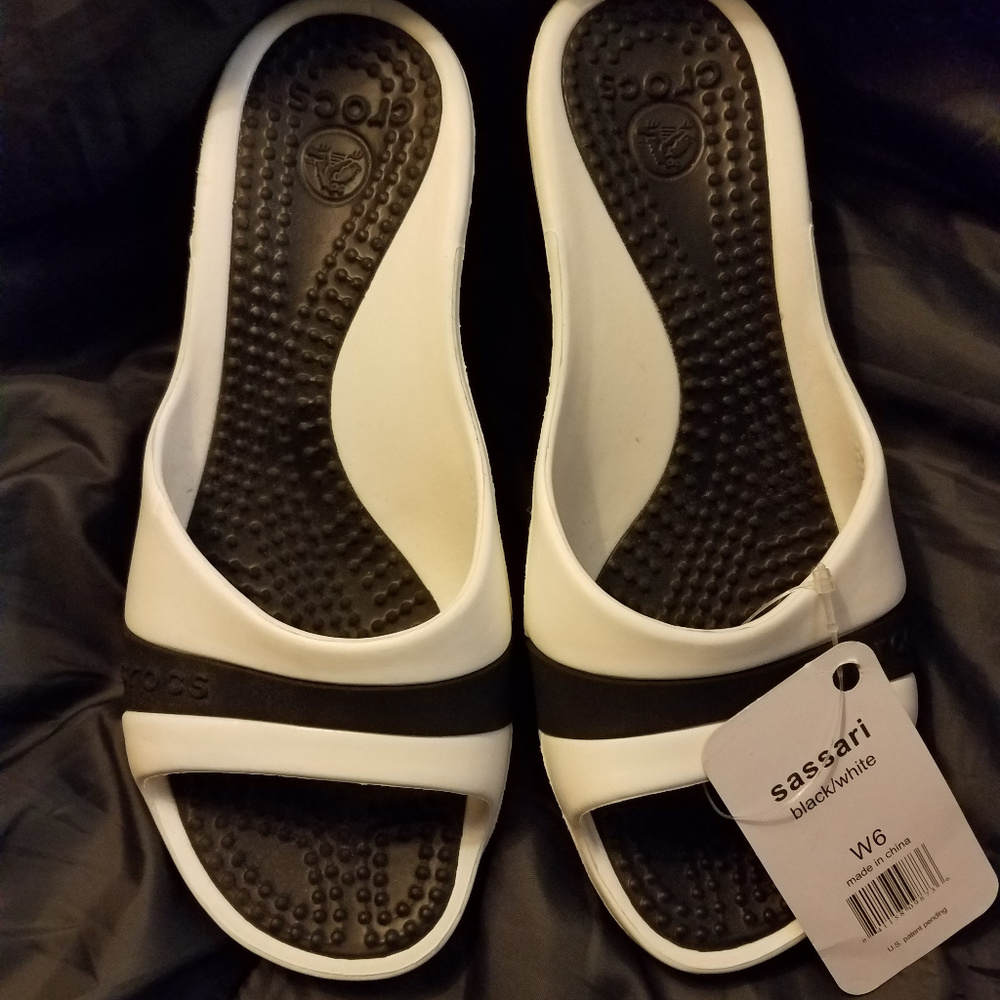 New without Box Women's Crocs! Tags still on.